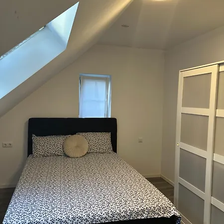 Louis 2 Apartment
